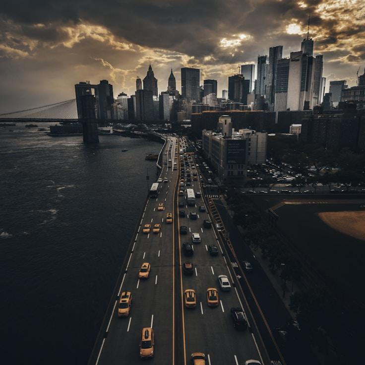 Parents evaluating schools in Germany